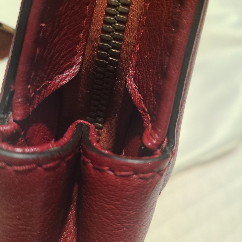 Authentic Medium Red Leather Gucci - Picture 11 of 14